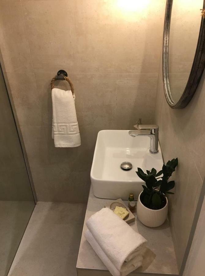 House Bava Hotel Vis Kültér fotó